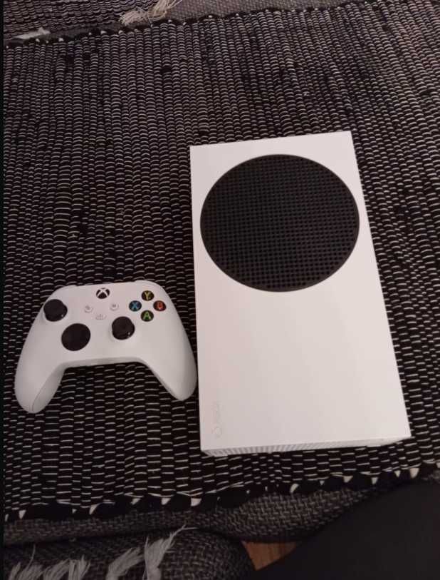 Zdjęcie oferty: Konsola Xbox Series S 512GB
